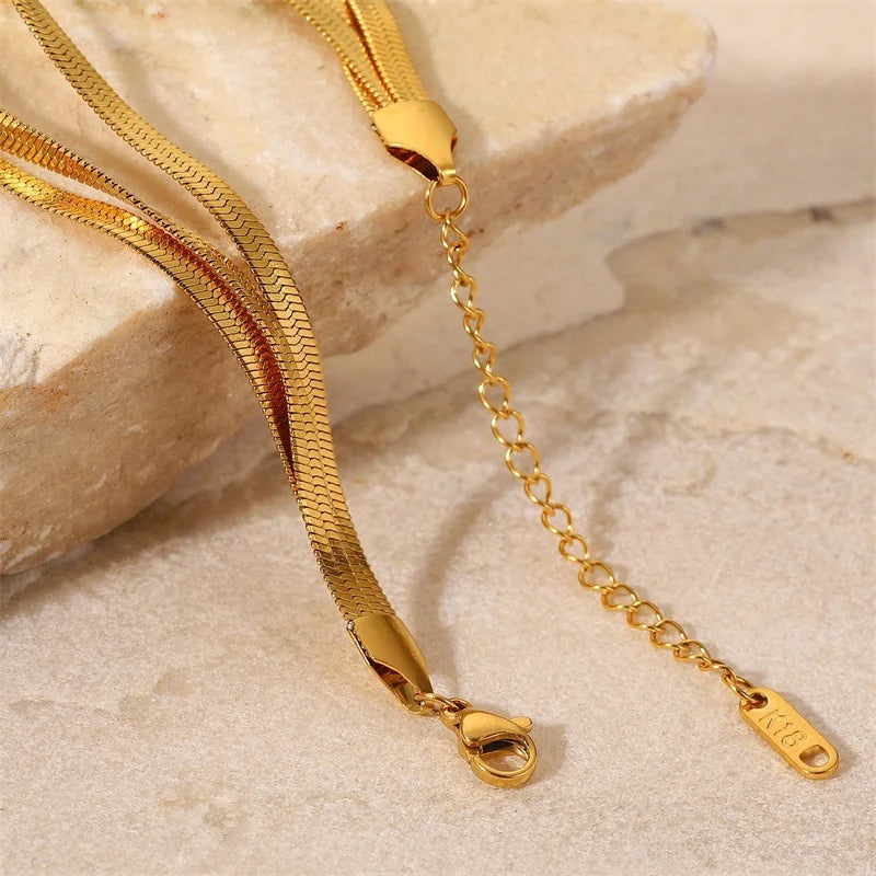 Pulseira Corrente Tripla Lisa Banhada a Ouro 18K